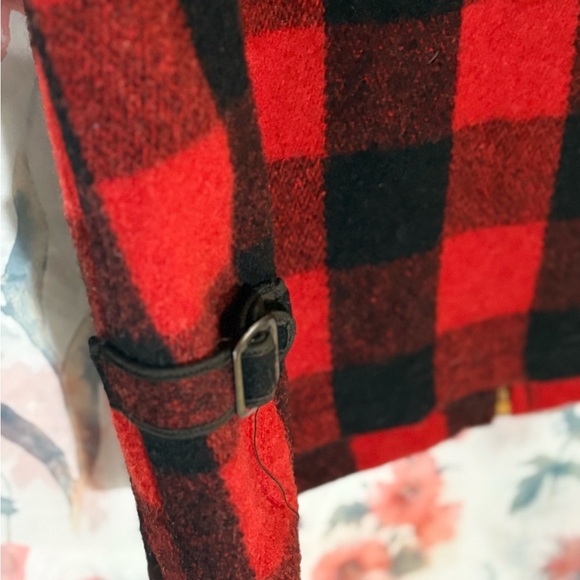 Vintage Woolrich Red and Black Plaid Shirt Jacket - Picture 7 of 11